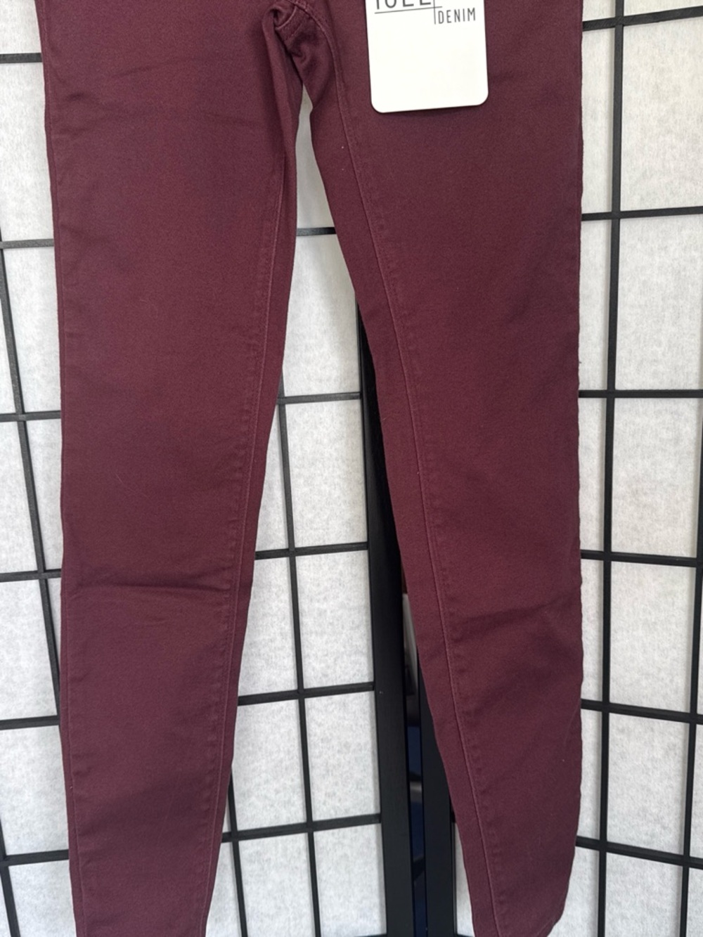 1822 Denim Wine-Colored Slim Stretch Jeans - Picture 5 of 10